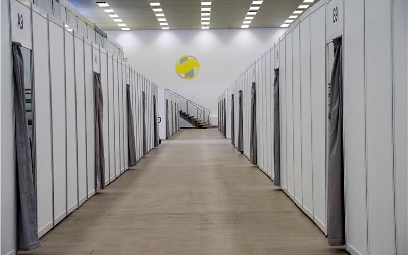 Messehalle bleibt 15 weitere Jahre Flüchtlingsunterkunft für 600 Peronen Messehalle bleibt 15 weitere Jahre Flüchtlingsunterkunft für 600 Peronen