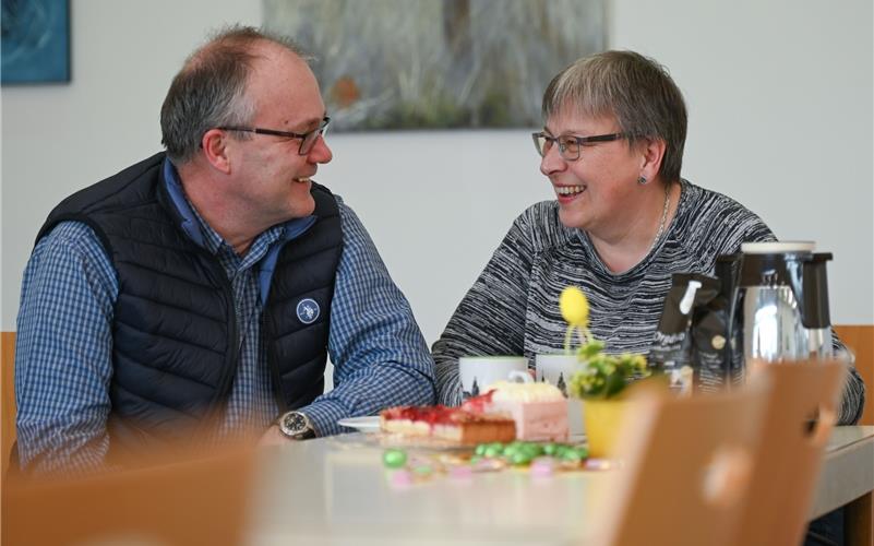 Das rührige „Wirtspaar“ im Haslacher „Café Dorfhaus“: Michael und Nicola Reitzenstein. GB-Foto: Vecsey