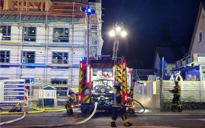 Brand in Dachstuhl ruft Herrenberger Feuerwehr auf den Plan