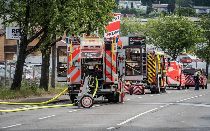 In Sindelfingen: Millionenschaden nach Brand in Autohaus