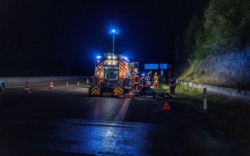 Auto brennt auf der A 81 bei Gärtringen vollständig aus