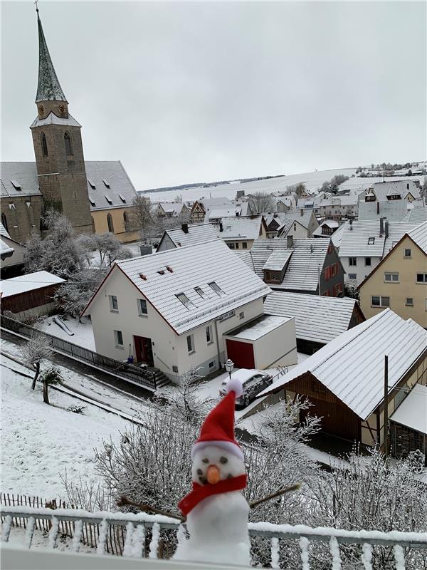  Im Homeschooling: Dachfenster-Schneemann bauen - so kommt Nicky Matzner in Entr...