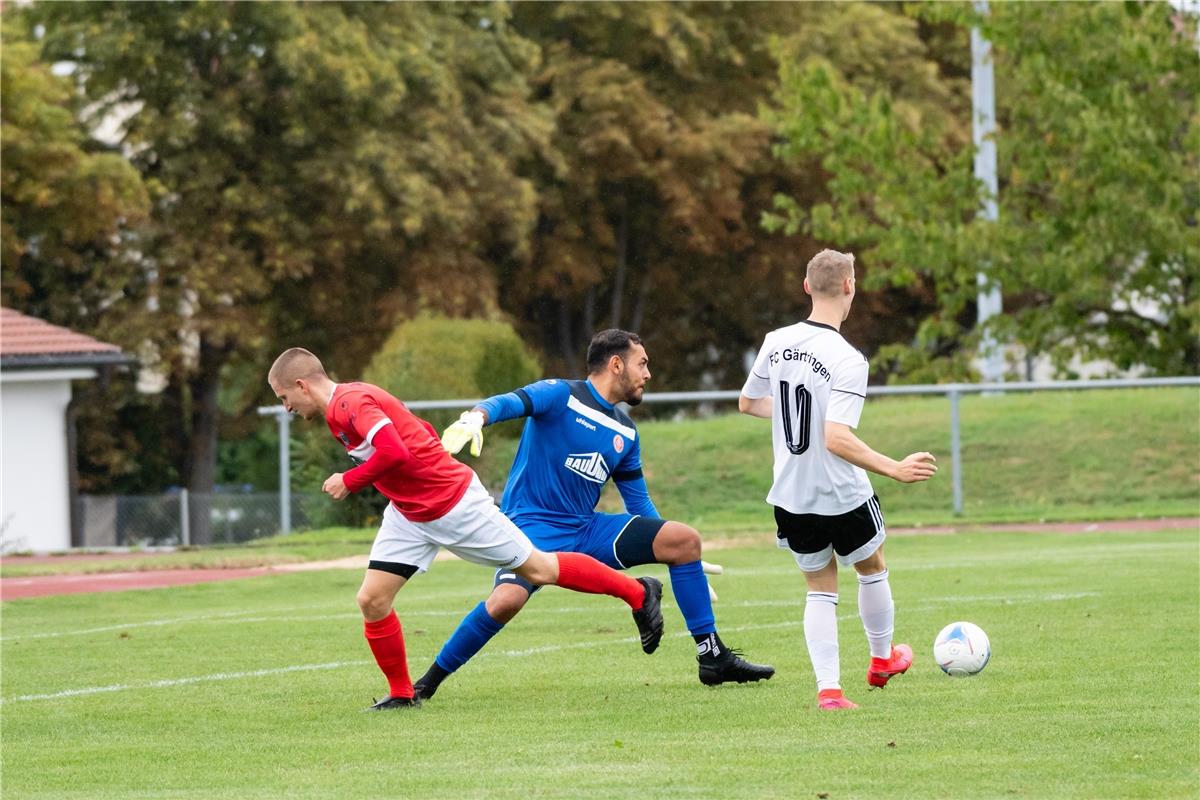 10 Lars Jaeger (FC Gaertringen), 01 Mustafa Avci (spvgg Trossingen), GER, Fussba...