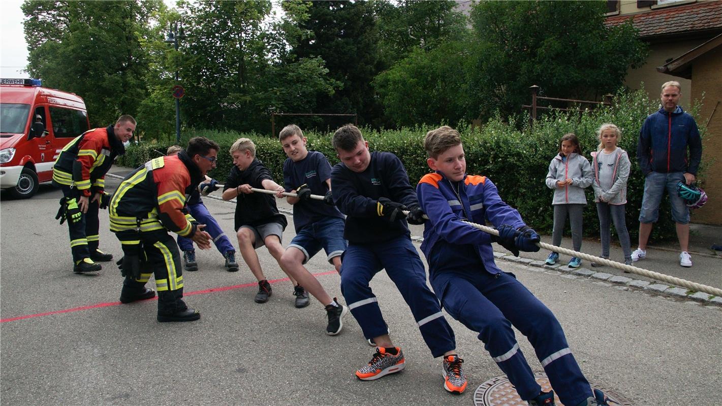 20-Jahre Jugendfeuerwehr Hildrizhausen. Festwochenende mit Uebung, Fahrzeugschau...