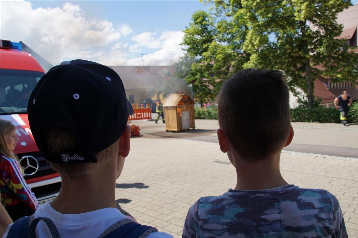 20-Jahre Jugendfeuerwehr Hildrizhausen. Festwochenende mit Uebung, Fahrzeugschau...