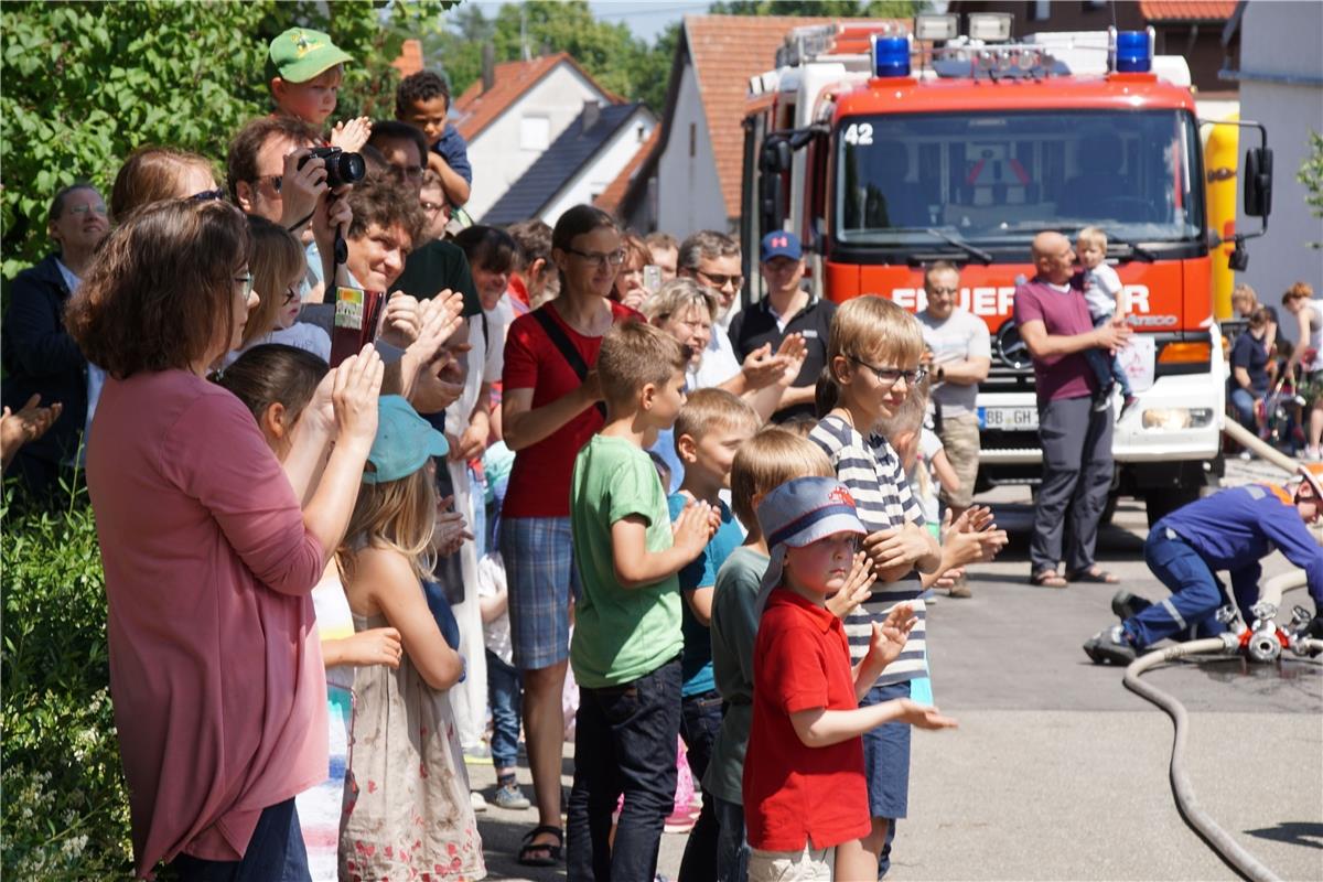 20-Jahre Jugendfeuerwehr Hildrizhausen. Festwochenende mit Uebung, Fahrzeugschau...