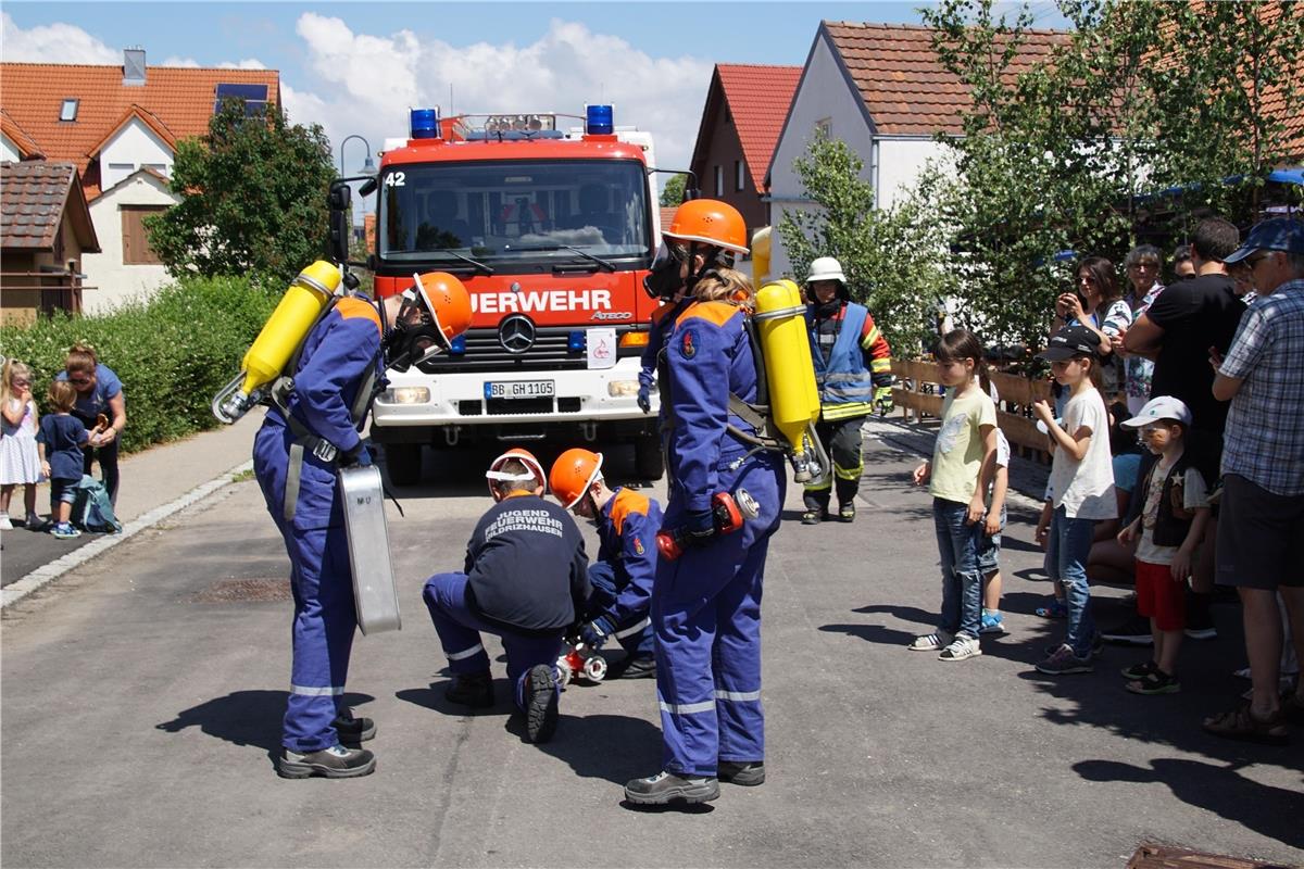 20-Jahre Jugendfeuerwehr Hildrizhausen. Festwochenende mit Uebung, Fahrzeugschau...