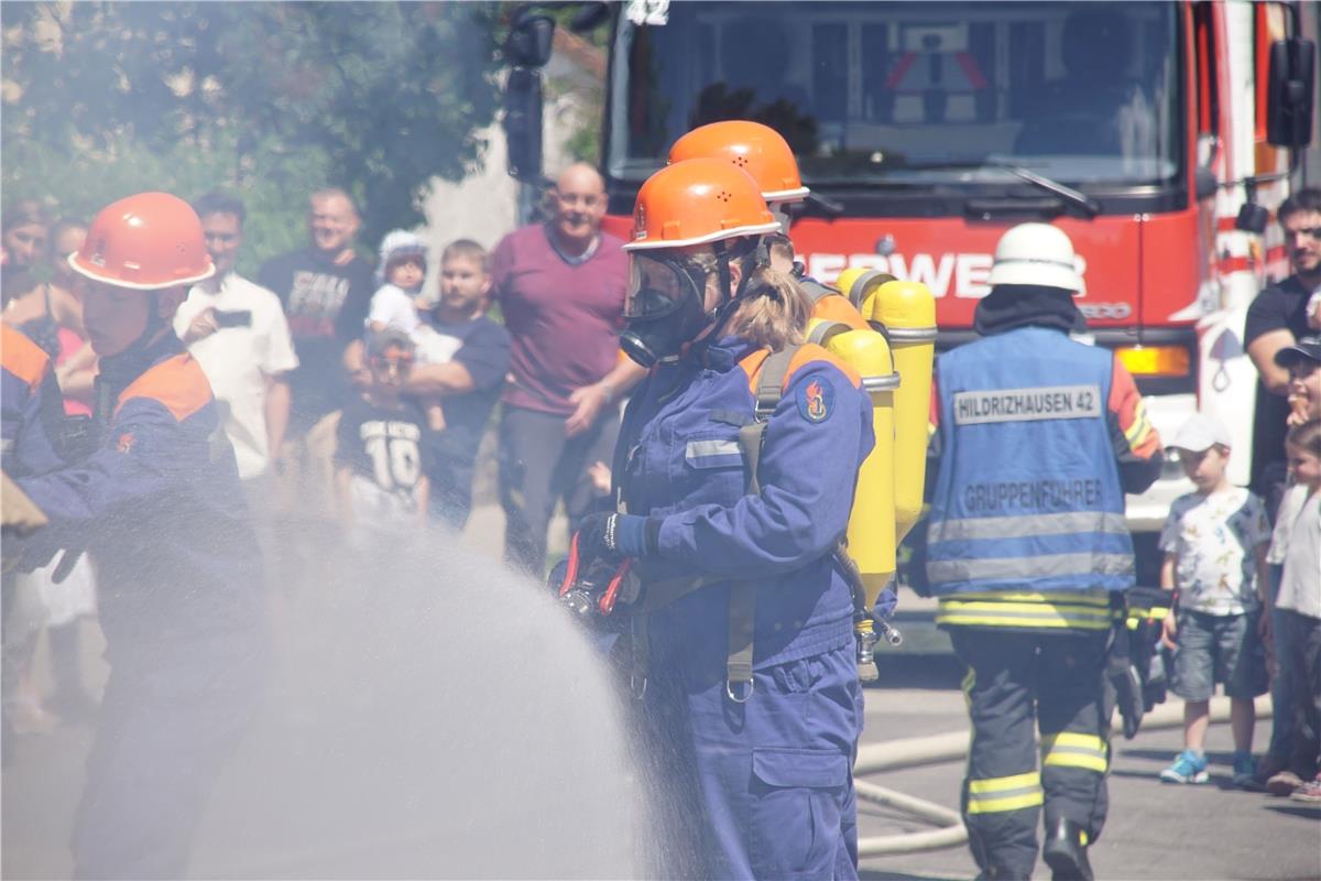 20-Jahre Jugendfeuerwehr Hildrizhausen. Festwochenende mit Uebung, Fahrzeugschau...