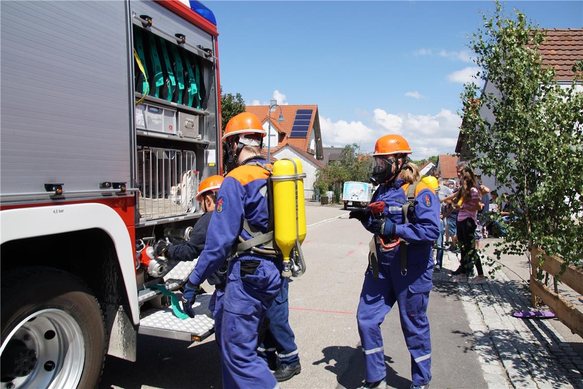 20-Jahre Jugendfeuerwehr Hildrizhausen. Festwochenende mit Uebung, Fahrzeugschau...