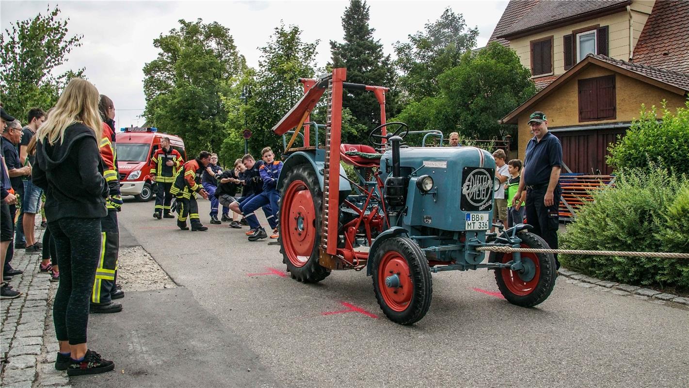 20-Jahre Jugendfeuerwehr Hildrizhausen. Festwochenende mit Uebung, Fahrzeugschau...