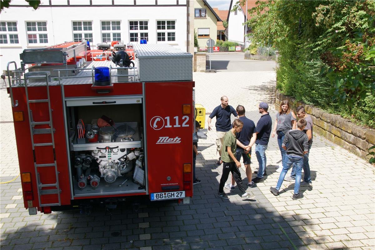 20-Jahre Jugendfeuerwehr Hildrizhausen. Festwochenende mit Uebung, Fahrzeugschau...