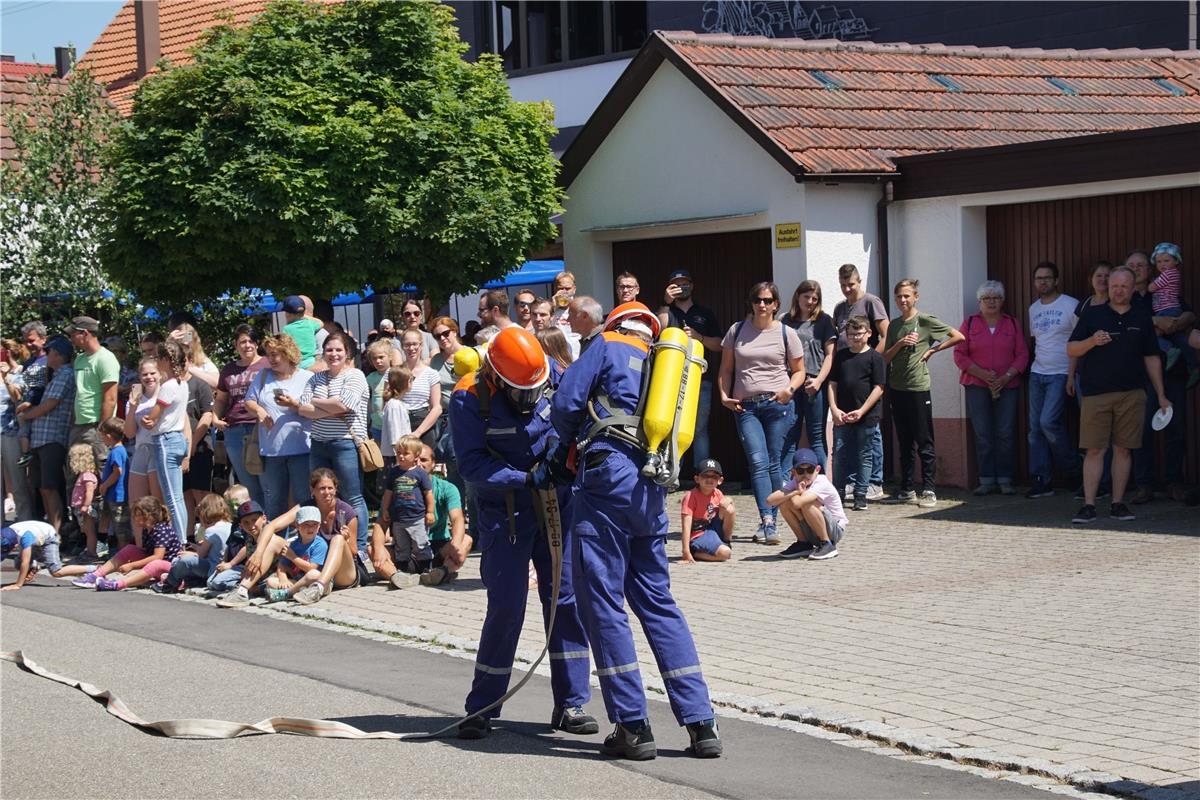 20-Jahre Jugendfeuerwehr Hildrizhausen. Festwochenende mit Uebung, Fahrzeugschau...