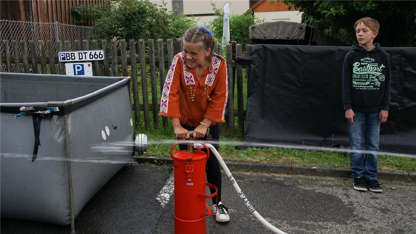 20-Jahre Jugendfeuerwehr Hildrizhausen. Festwochenende mit Uebung, Fahrzeugschau...