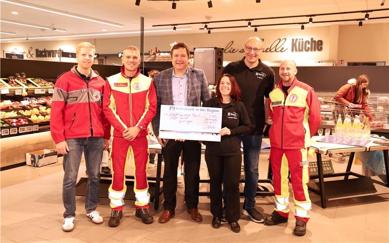 2000 Euro Spende für die „Helfer vor Ort“ in Gärtringen