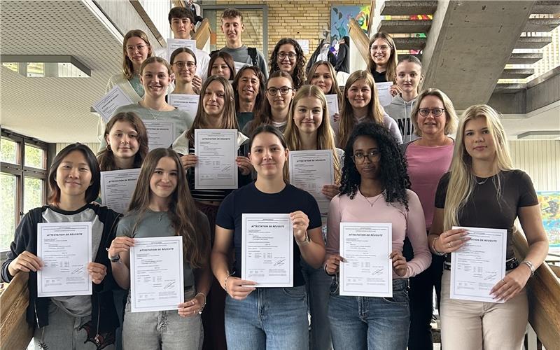 38 Schülerinnen und Schüler erwerben am SGH das DELF-Zertifikat