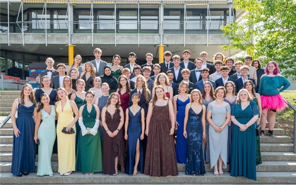 53 junge Leute erwarben am AGH die allgemeine Hochschulreife. GB-Foto: Vecsey