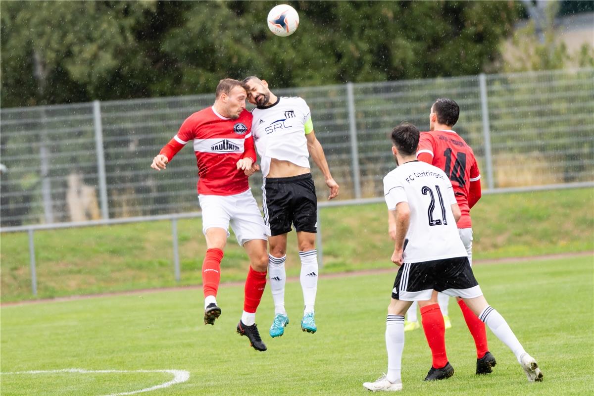 69 Vanja Velemirov (spvgg Trossingen), 21 Colin Barner (FC Gaertringen), 01 Hali...