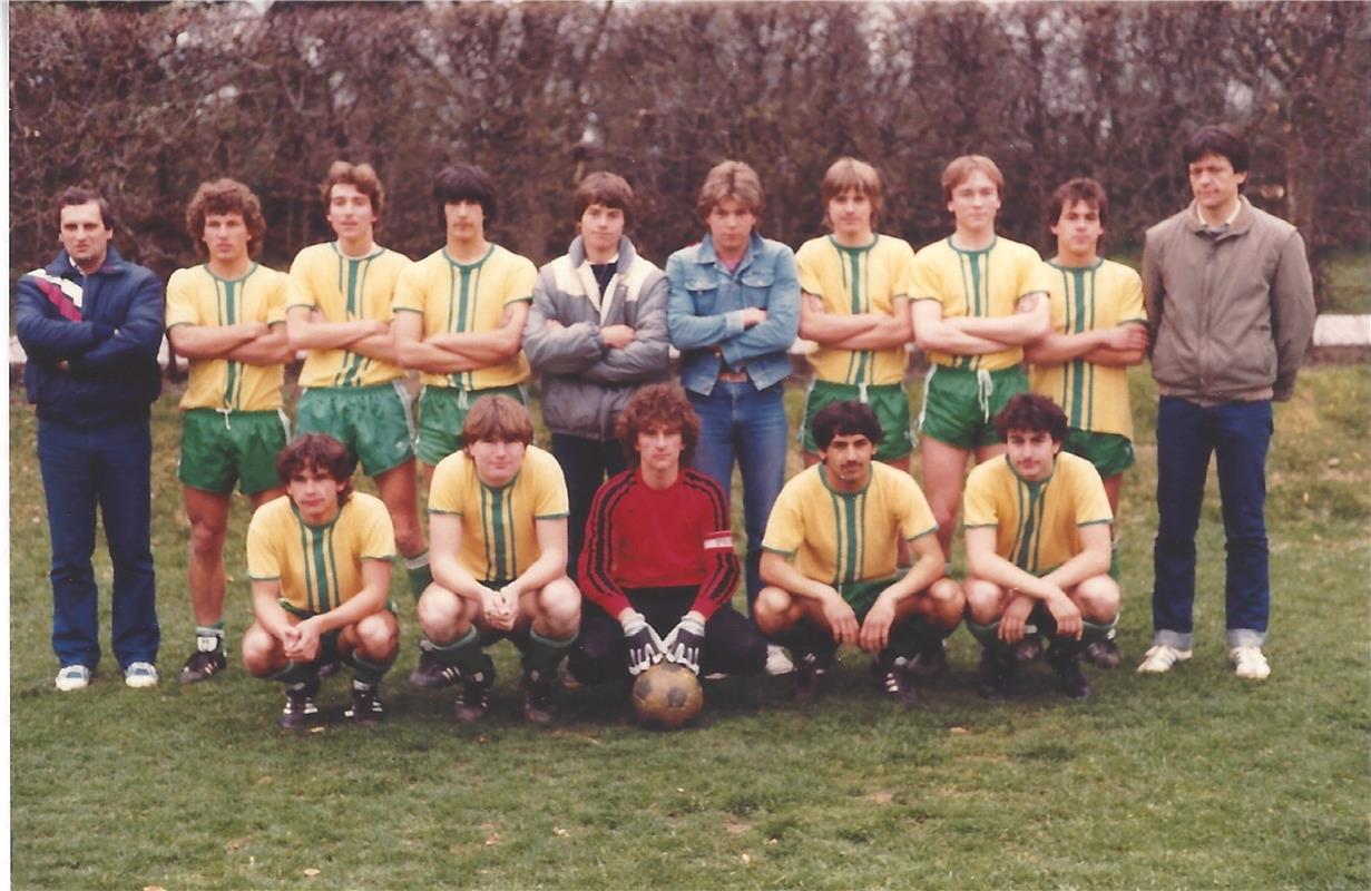 A-Jugendteam Mitte der 80er Jahre mit Trainer Franz Skarke Foto (Archiv): Lalka 