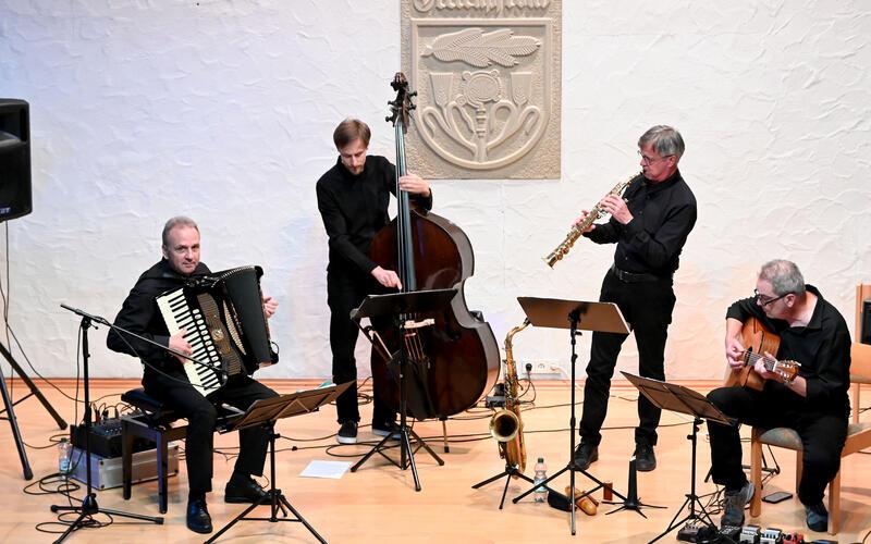 ARTango treten seit mehr als 20 Jahren auf und spielen Musik mit lateinamerikanischem Touch. Nun kam die Gruppe zum Konzert in die Zehntscheuer Deckenpfronn. GB-Foto: Holom