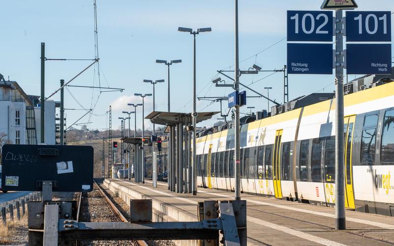 Ab dem 29. Juni fahren in Herrenberg die Züge nach Tübingen nur noch zur Minute 49 ab – vorerst befristet bis 12. Juli. GB-Foto: Vecsey