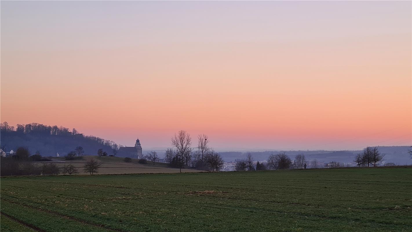 Abendstimmung beim Spaziergang in Nufringen mit Blick Richtung Herrenberg.  Von ...