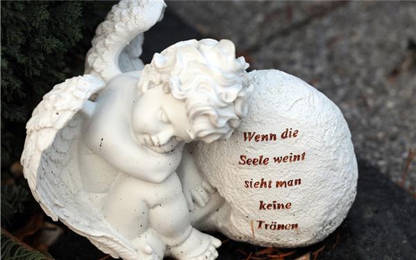 Abschied nehmen, bevor das Leben beginnt: Viele Mütter haben keinen Raum für Trauer um ihre „Sternenkinder“:GB-Foto (Symbolbild): Schmidt