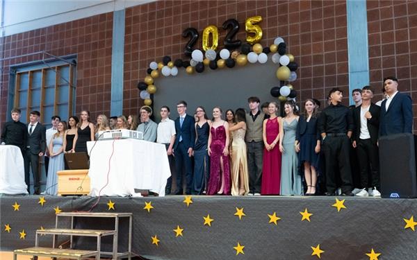 Absolventen der Theodor-Heuss-Realschule als Stars des Abends