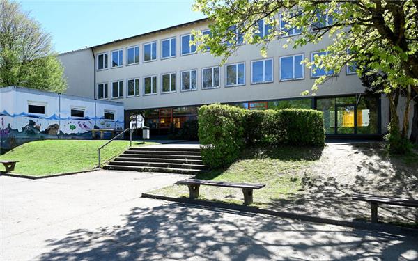 Albert-Schweitzer-Schule Herrenberg: Laut Stadtverwaltung besteht ein „erheblicher Sanierungsstau“. GB-Foto: Holom