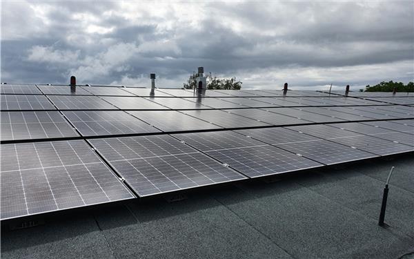 Allein die PV-Anlagen auf Gemeindedächern mit 413 Kilowattpeak produzieren in Jettingen Strom für insgesamt rund 450000 Kilowattstunden pro Jahr.GB-Foto (Symbolbild): gb