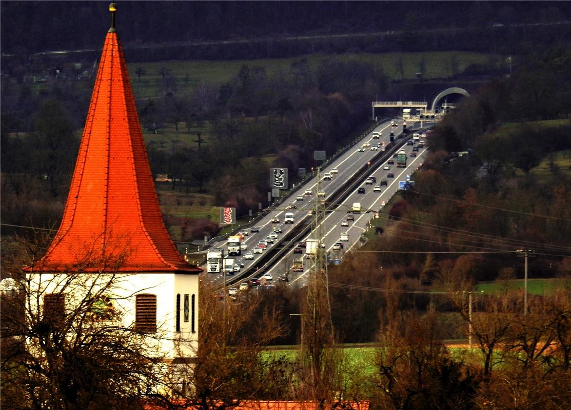 "Altingens Autobahnkapelle", nennt der Herrenberger Jörg Hagenlocher diese pfiff...