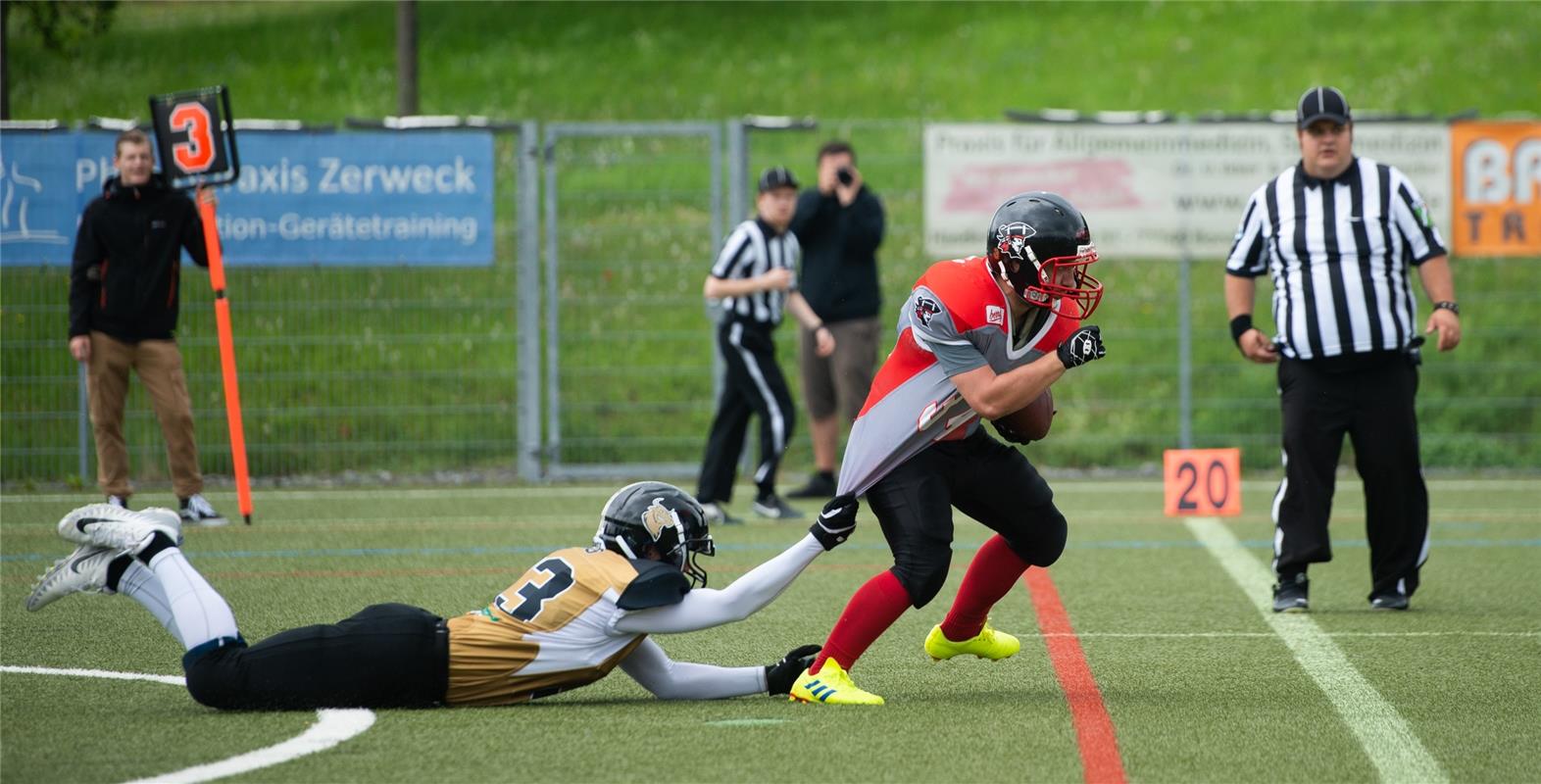 American Football Bondorf Bulls gegen Konstanz Pirates  6 /2019 Foto: Schmidt