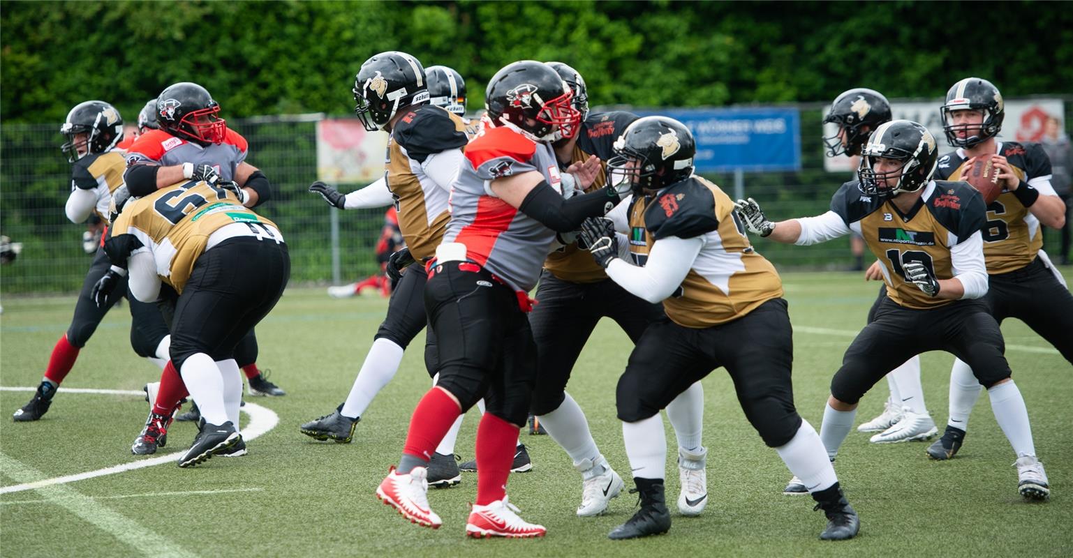 American Football Bondorf Bulls gegen Konstanz Pirates  6 /2019 Foto: Schmidt