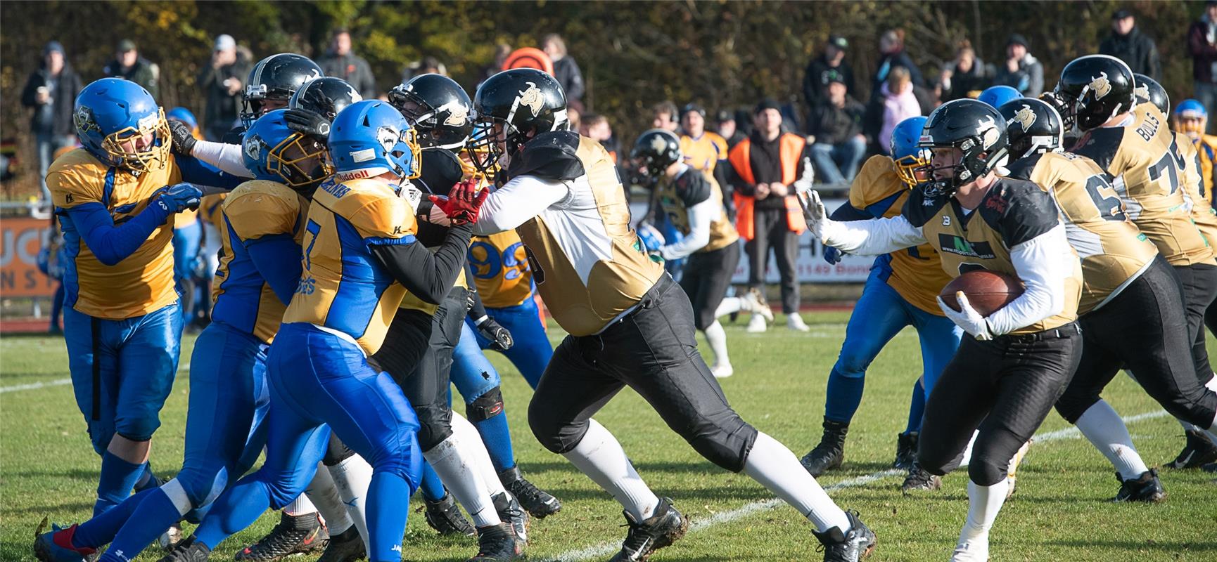 American Football  Endspiel der Kreisliga, Bondorf Bulls gegen Backnang Wolverin...