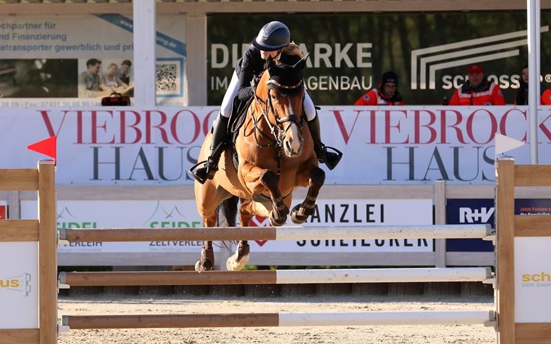 Anastasia Wetzstein (TV RG Gültstein) aus Tailfingen hat in Winterlingen auf Galita ihren nächsten Erfolg gefeiert. GB-Foto: Häusler