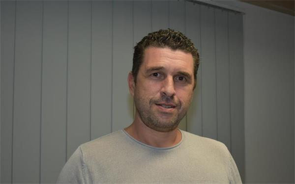 Andreas Renz, 48 Jahre,Immobilienmakler„Ich lebe seit über 20 Jahrengerne in Bondorf. Herrn Dürr kenne ich aber nur vom Sehen. Von mir aus kann er gerne wieder kandidieren. So, wie es ist, ist es für mich vollkommen in Ordnung.“