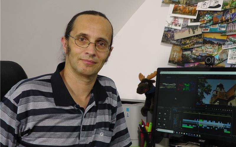 Immer gerne durch die Altstadt geschlendert Andrew Bossom beim Bearbeiten des Videos, das er mit deutschen Untertiteln versehen hat GB-Fotos: gb