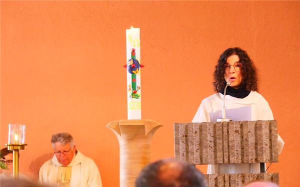 Angela Achi und Markus Ziegler hielten den Gottesdienst in der Jubiläumskirche. GB-Fotos: Jacob
