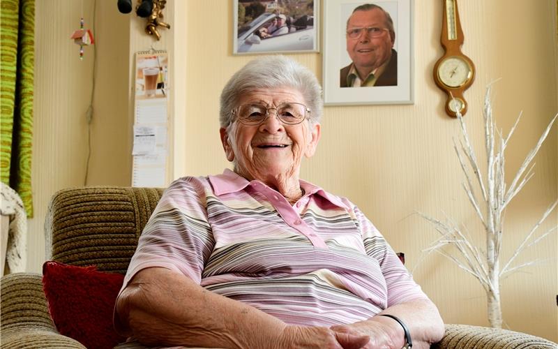 Anna Baitinger freut sich auf das große Fest am Sonntag und denkt gerne an ihren Ehemann Heinz zurück. GB-Foto: Holom