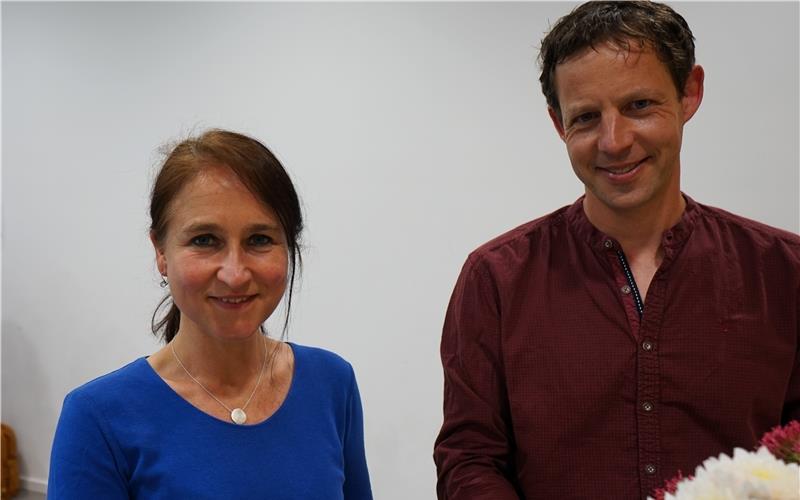 Annemarie Lemeunier und ihr Nachfolger Nikolaus Roos. GB-Foto: Straub