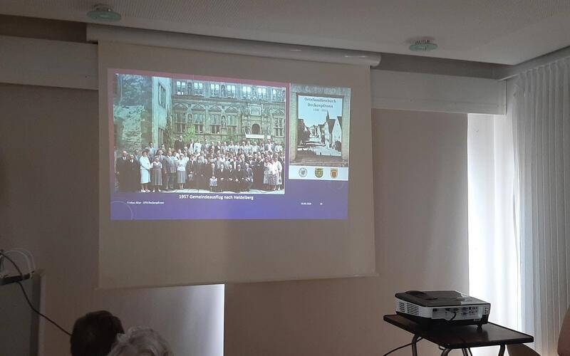 Auch das Bild eines Gemeindeausflugs nach Heidelberg ist im Ortsfamilienbuch zu sehen. GB-Fotos: gb