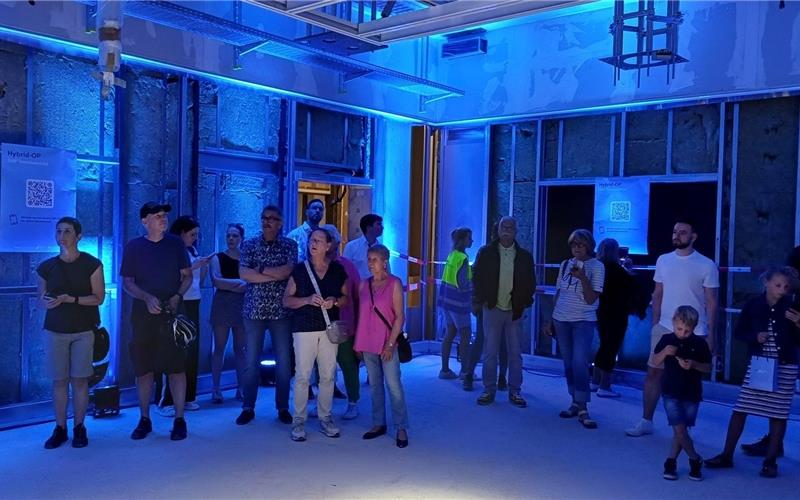 Auch den künftigen Hybrid-OP konnten die Teilnehmer der Führungen besichtigen. GB-Foto: Elbers
