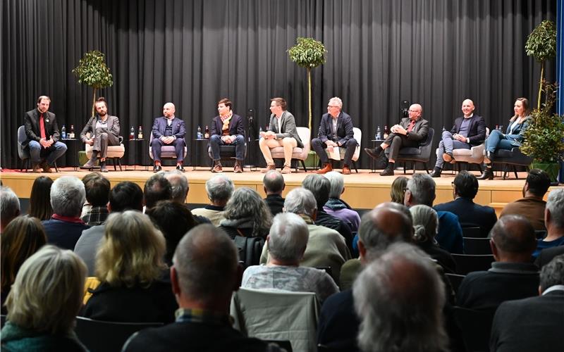 Auch der Süden des Gäu durfte in der Mötzinger Gemeindehalle die Bundestagskandidaten live erleben. GB-Foto: Holom