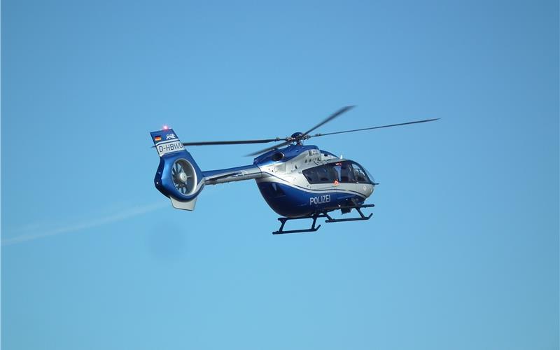 Polizeihubschrauber fahndet im Oberen Gäu und im Ammertal nach Brandstiftern Auch ein Hubschrauber war bei der Fahnung im EinsatzGB-Symbolfoto: Innenministerium Baden-Württemberg