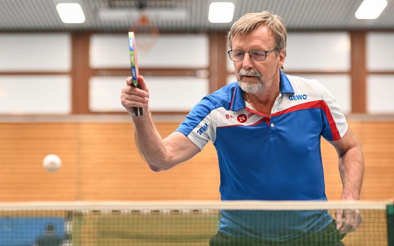 Auch im Alter von 75 Jahren überzeugt Karl-Heinz Ardelt mit seinem dynamischen Spielstil. GB-Foto: Vecsey