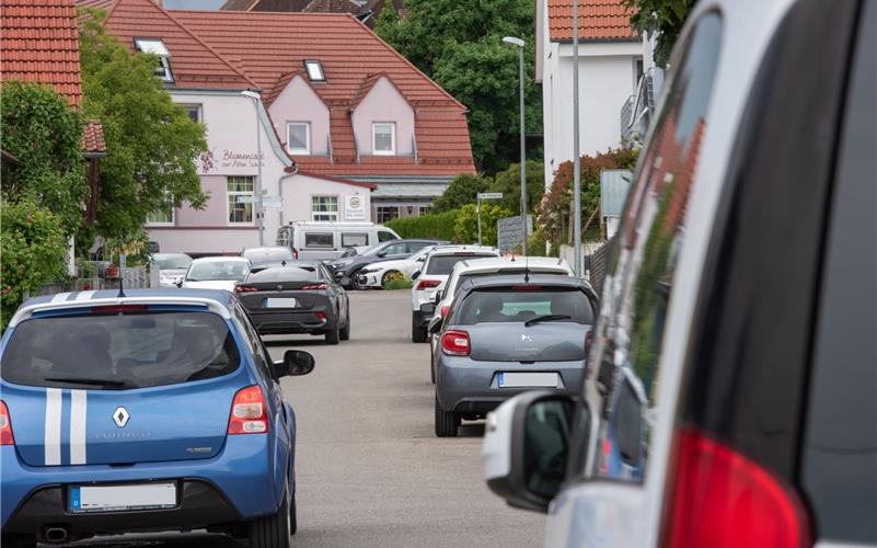 Auch in der Hindenburgstraße ist die Parksituation mitunter komplex. GB-Foto: Vecsey