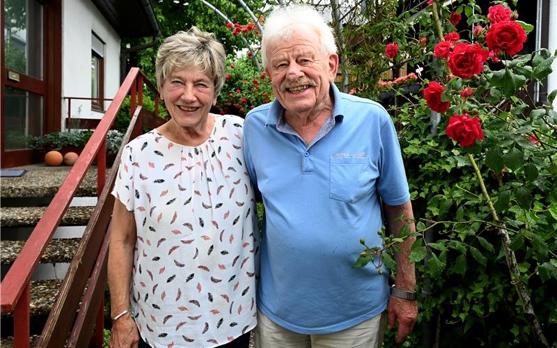 Auch nach 60 Jahren Ehe noch ein Herz und eine Seele: Heidemarie und Gerhard Mezger. GB-Foto: Holom