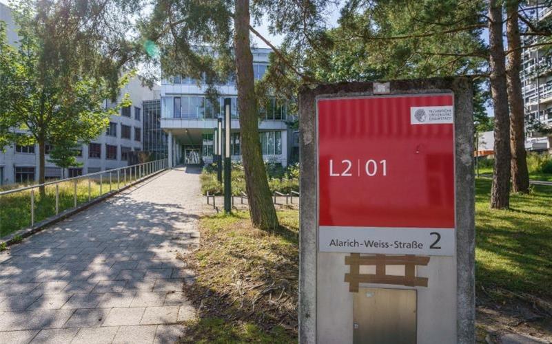 Auf dem Campus Lichtwiese der Technischen Universität Darmstadt hat eine Studentin mutmaßlich einen Giftanschlag verübt. Foto: Frank Rumpenhorst/dpa