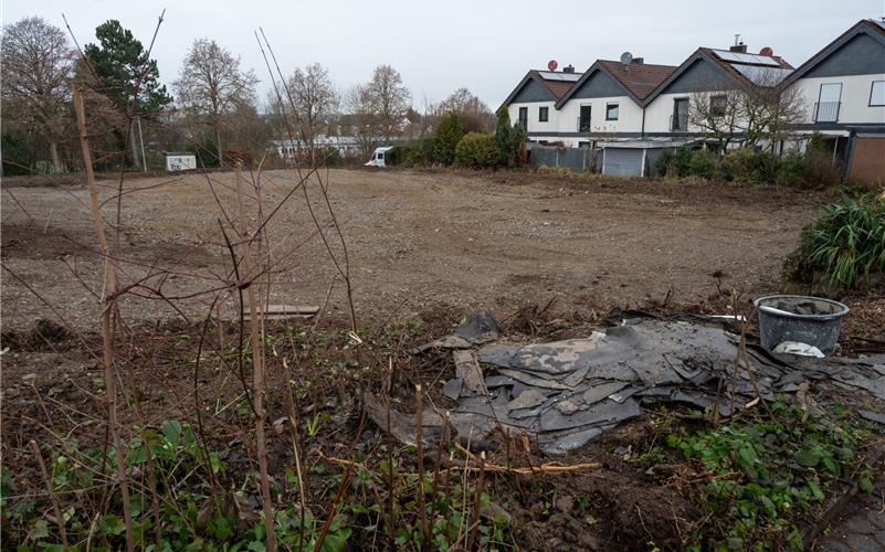 Auf diesem Grundstück in der Bondorfer Brühlstraße soll ein Mehrfamilienhaus mit zwölf Einheiten gebaut werden. GB-Foto: Vecsey