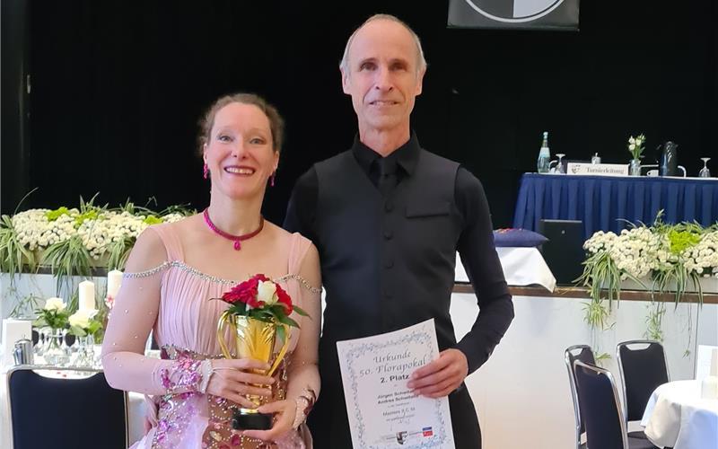 Aufstieg geschafft: Andrea und Jürgen Schwitalla (VfL Herrenberg). GB-Foto: gb