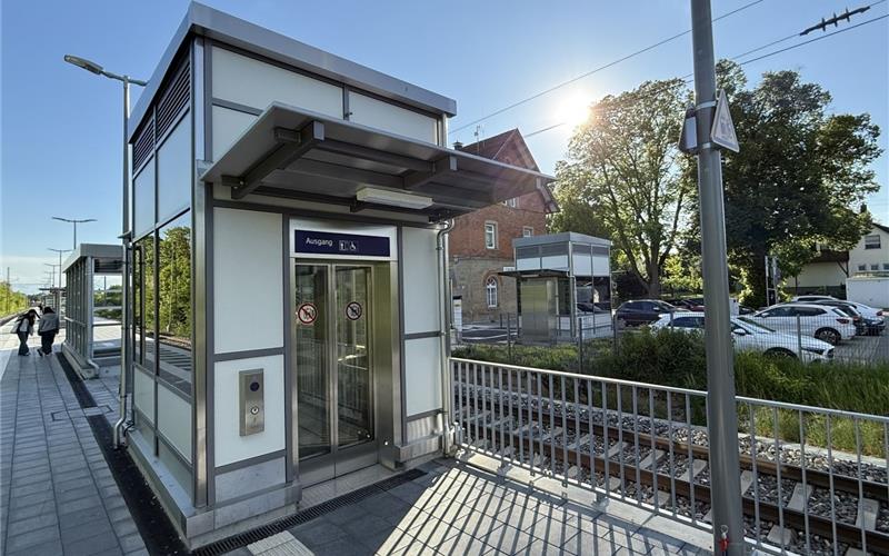 Aufzüge am Bahnhof Nebringen in Betrieb